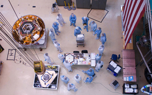 Команда ученых, работающих над посадочным модулем Phoenix