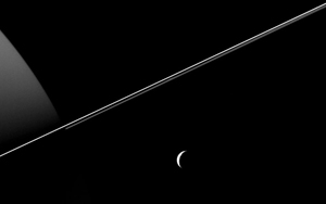 Полумесяц Тетис и кольца Сатурна